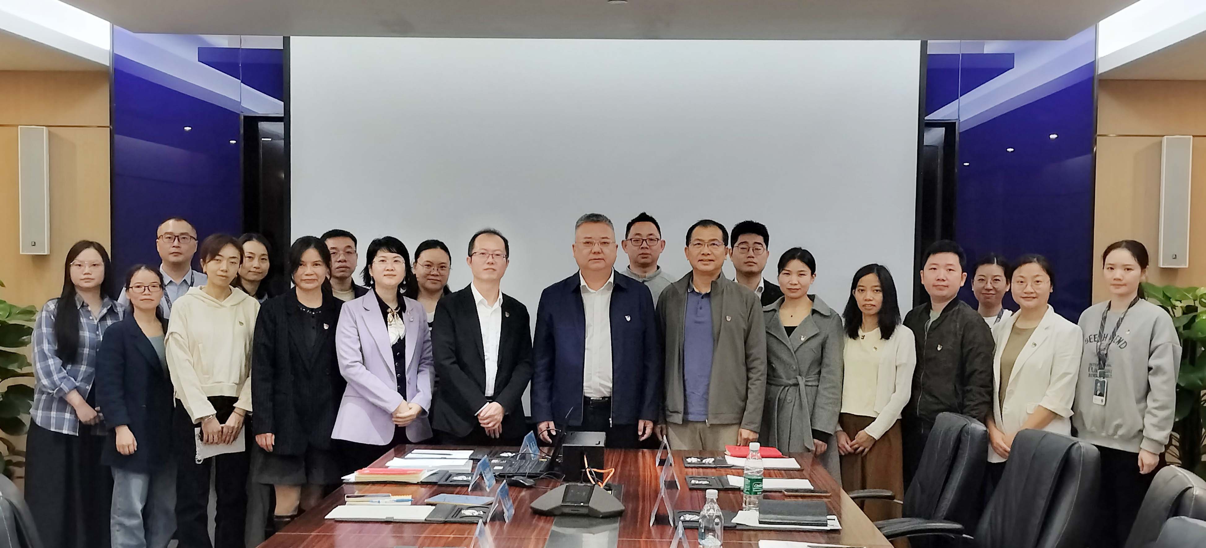 李程任深圳市PA旗舰厅供应链股份有限公司党委书记，钟志华任党委副书记、纪委书记